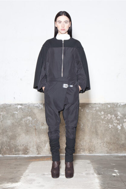 Txell Miras FW19-J54 capa negra + FW19-P32 baggy cruzado hebilla cupro black (2)